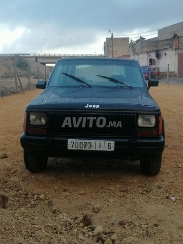 Voiture Jeep Cherokee 1990 à El Jadida Diesel - 8 chevaux