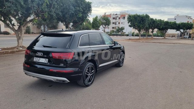 Voiture Audi Q7 2017 à Agadir  Diesel  - 12 chevaux