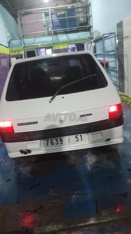 Voiture Peugeot 205 1985 à Marrakech Essence - 5 chevaux