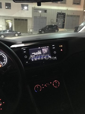 Voiture Volkswagen Polo 2019 à Tanger Essence - 10 chevaux