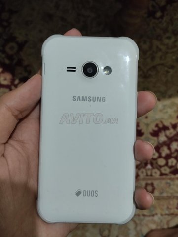Samsung Galaxy j1 ace  - 2