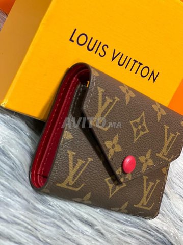 Porte feuille Louis Vuitton marron homme, Sacs et Accessoires à Casablanca