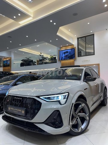 Voiture Audi Q8 2019 à Tanger  Electrique  - 8 chevaux