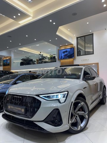 Voiture Audi Q8 2019 à Tanger Electrique - 8 chevaux