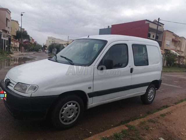 Voiture Peugeot Partner 2002 à Settat Diesel - 7 chevaux