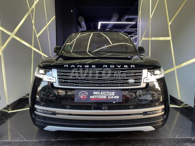Voiture Land Rover Range_rover_vogue 2023 à Casablanca Diesel - 17 chevaux