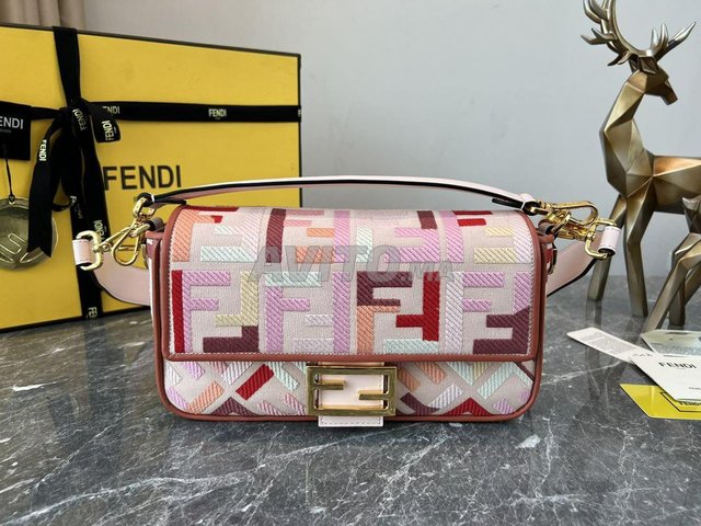 Sac fendi online baguette