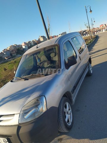 Voiture Peugeot Partner 2006 à Tanger Diesel - 7 chevaux