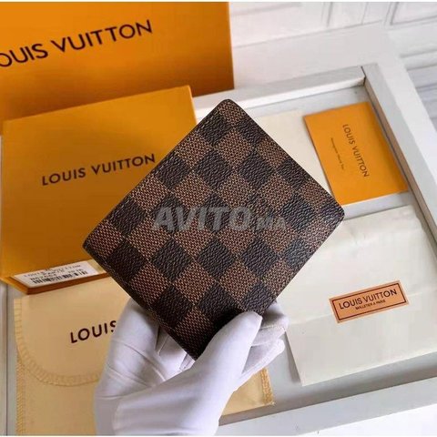 Porte feuille Louis Vuitton marron homme, Sacs et Accessoires à Casablanca
