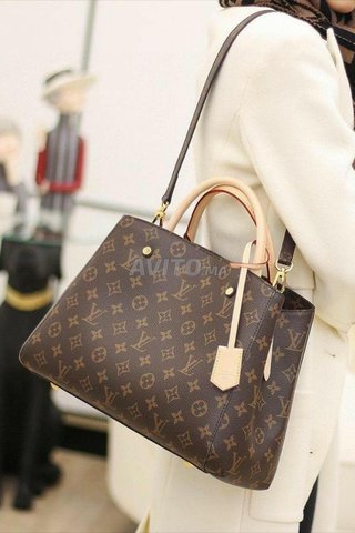 Sac Louis Vuitton Montaigne en Vrai Cuir, Sacs et Accessoires à Casablanca