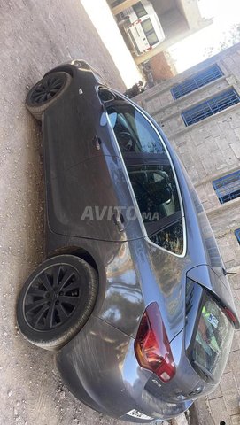 Voiture Opel Astra 2012 à Marrakech Diesel - 7 chevaux
