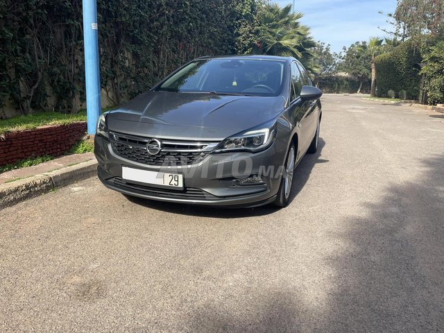 Voiture Opel Astra 2019 à Casablanca Diesel - 6 chevaux