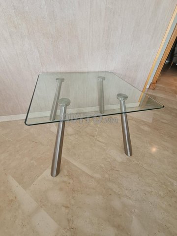 Table de coin design en verre trompé et inox - 3