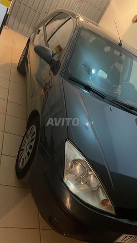 Voiture Ford Focus 2002 à Tanger Essence - 6 chevaux