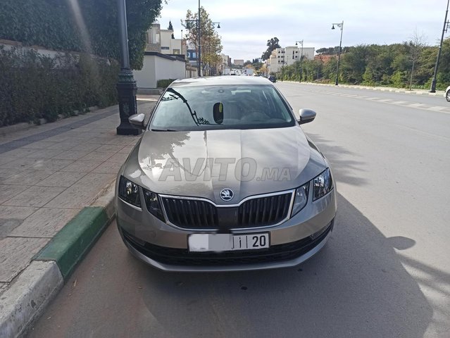 Voiture Skoda Octavia 2017 à Meknès Diesel - 8 chevaux