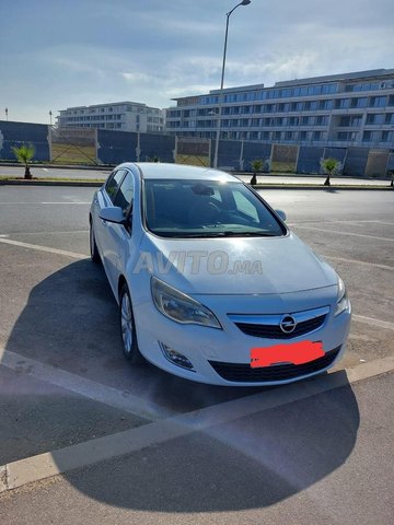 Voiture Opel Astra 2012 à Salé Diesel - 7 chevaux