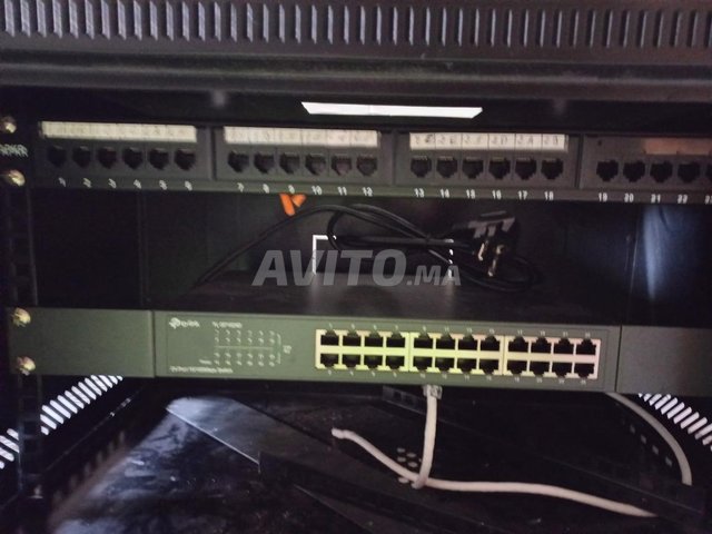 .armoire informatique et switch 24 ports - 4
