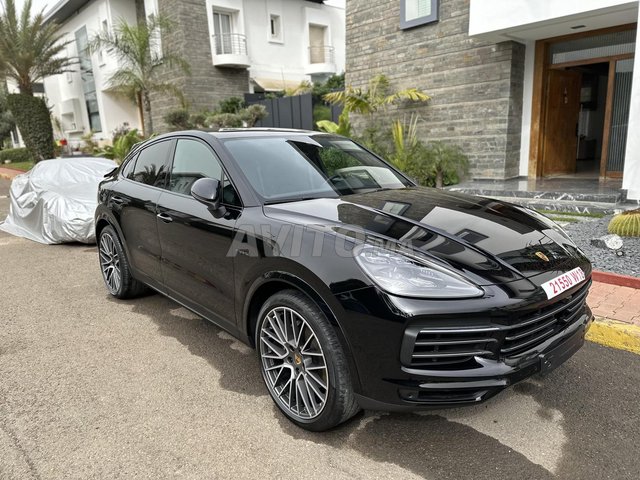 Voiture Porsche Cayenne_coupe 2023 à Casablanca Hybride - 17 chevaux