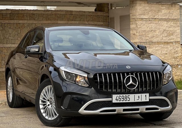 Voiture Mercedes-Benz Classe GLA 2018 à Salé Diesel - 8 chevaux