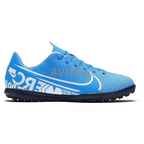 Espadrille Nike football Chaussures a Tanger Avito.ma