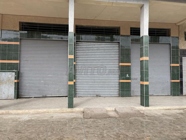 متجر للبيع Magasin 50m و 65m للبيع في برشيد