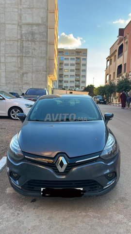 Voiture Renault Clio 2017 à Meknès  Diesel  - 6 chevaux