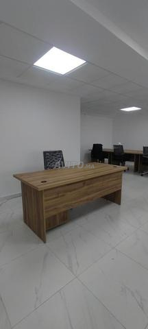 مكتب لمركز الاتصال