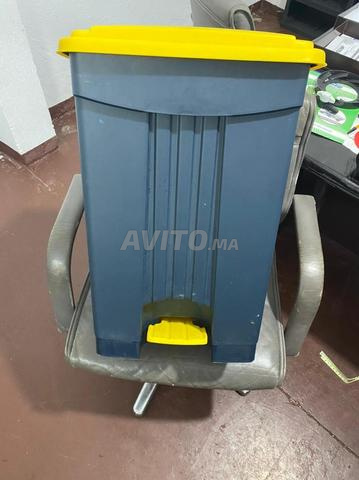 NOUVEAU MODEL POUBELLE 70L A PEDALE