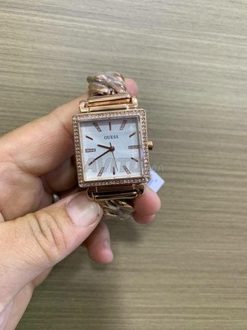 Montre guess carré femme hot sale