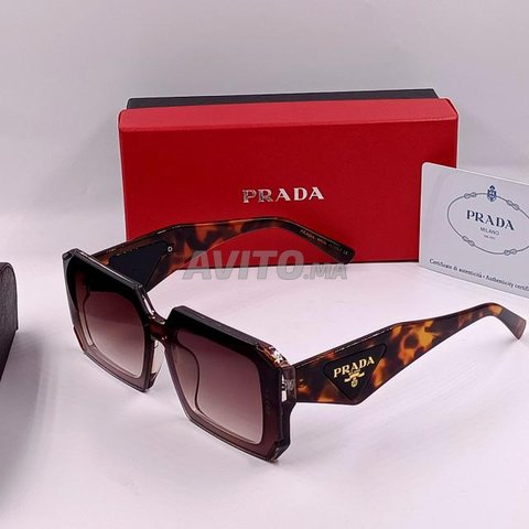 Solaire Prada femme avec boitier