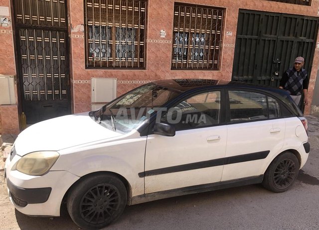Voiture Kia Rio 2008 à Casablanca Essence - 9 chevaux