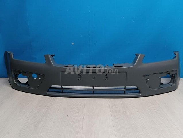 Ford Focus 2005 à 2009 Pare choc avant neuf 
