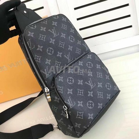 Sac a dos Louis Vuitton pour Homme Cuir, Sacs et Accessoires à Casablanca