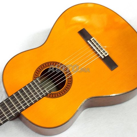 C70 : Guitare Classique 4/4 Yamaha 