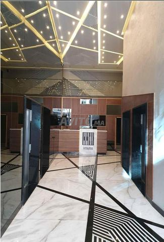 مكاتب عالية المستوى للإيجار