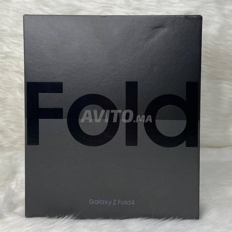 Samsung Galaxy Z Fold 4 256Go 12Go RAM NEUF - 1