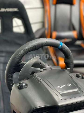 Logitech G29 Driving Volant de Course en Cuir avec Pédales, Retour de Force  Réaliste, Palettes Volant en Acier Inoxydable, Rotation à 900°, Prise EU,  PS5, PS4, PC, Mac - Noir : 