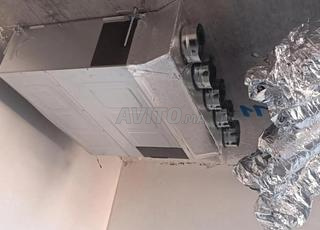 جهاز تكييف هواء من نوع كاسيت سبليت