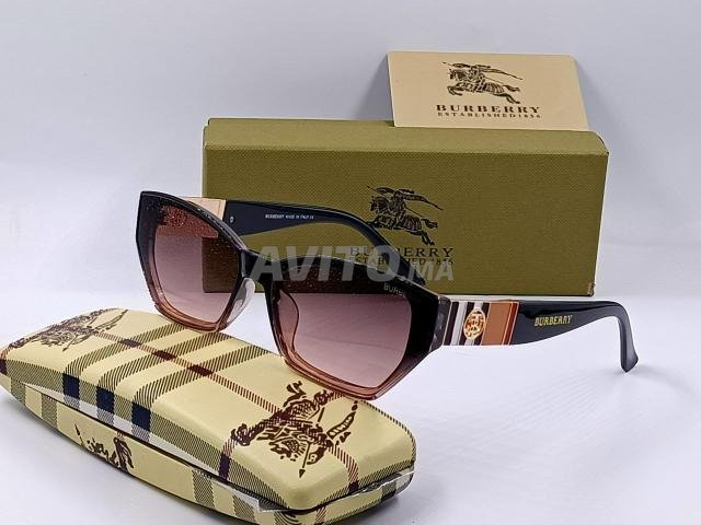 Lunette Solaire Burberry avec boite Sacs et Accessoires