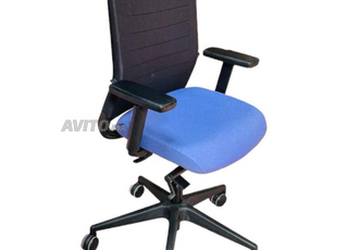 Chaise à roulette Eurosit ligne S bleu