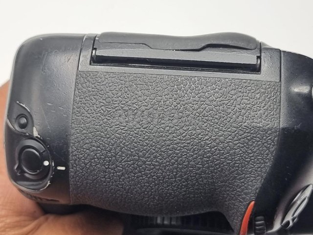 Offre Nikon D4 Boitier avec Chargeur  - 5