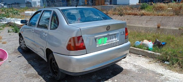 Voiture Volkswagen Polo 1998 à Tanger Essence - 8 chevaux
