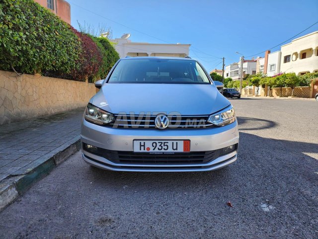 Voiture Volkswagen Touran 2018 à El Kelâa des Sraghna Diesel - 9 chevaux