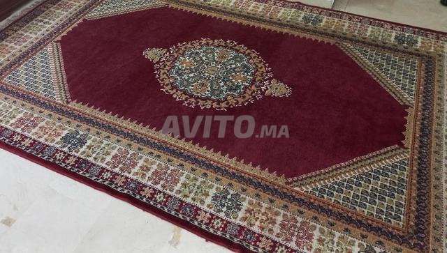 Tapis زربية salon marocain en très bon état 