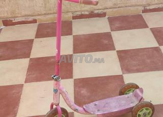 une trottinette de petite fille