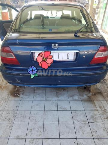 Honda Civic Essence Automatique 2000 à Ait Melloul - 2