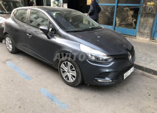 Location de voiture Renault clio 4 diesel