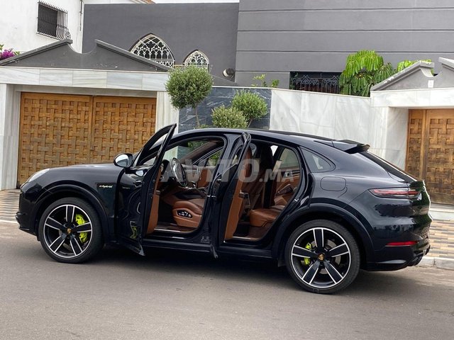 Voiture Porsche Cayenne 2021 à Casablanca Diesel - 19 chevaux