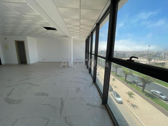 Plateau bureau neuf de 66m² à louer à Haut Founty