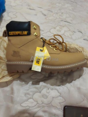 Chaussures caterpillar neuves et vraies de France Chaussures